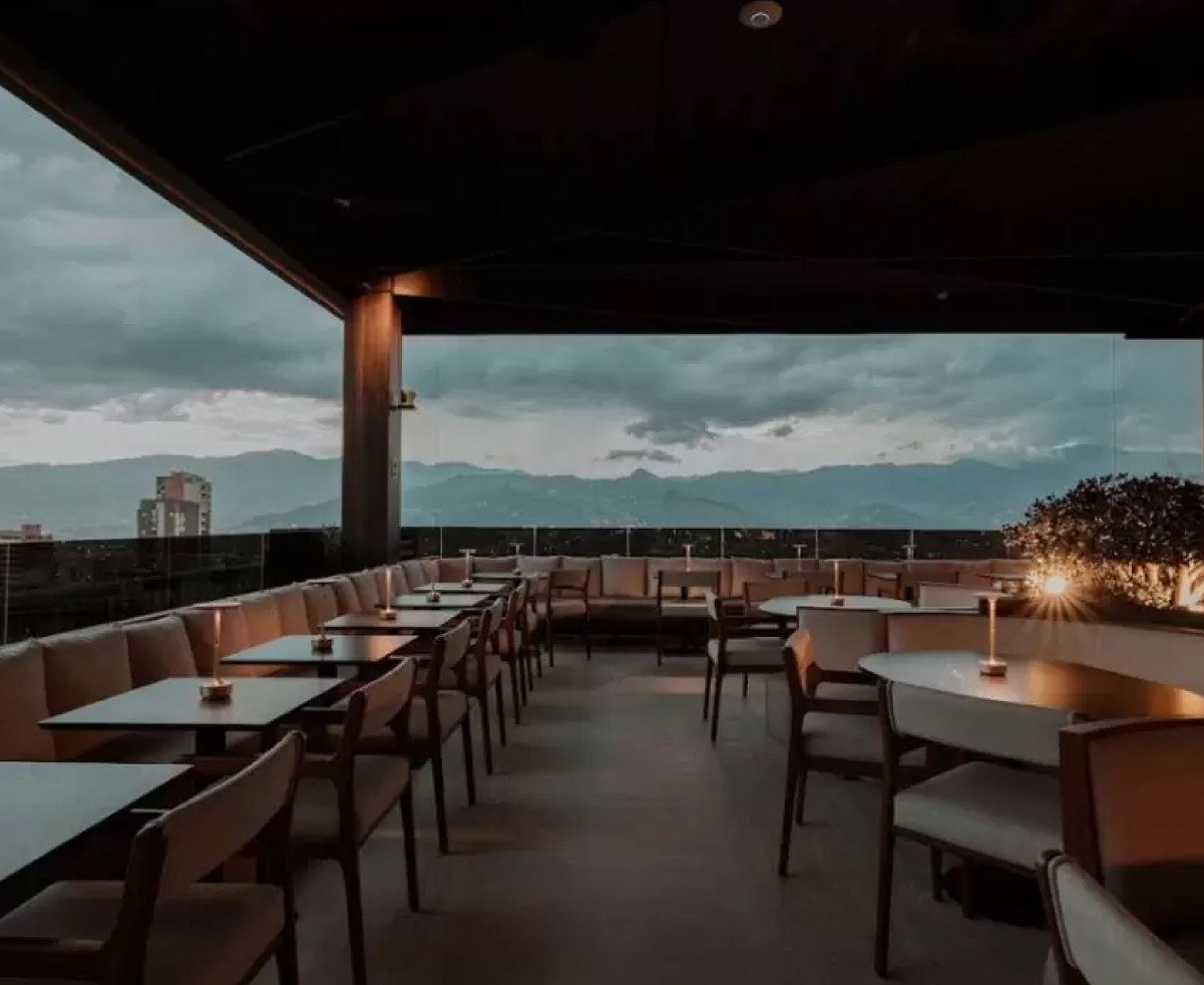 Leyla-&-Delisson-etro