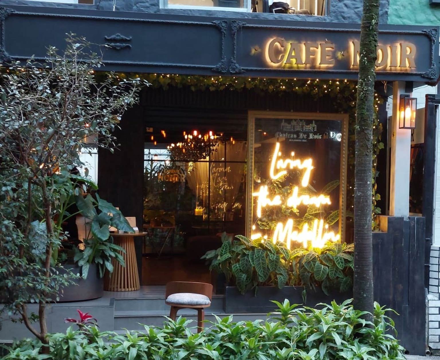 Leyla-&-Delisson-noir